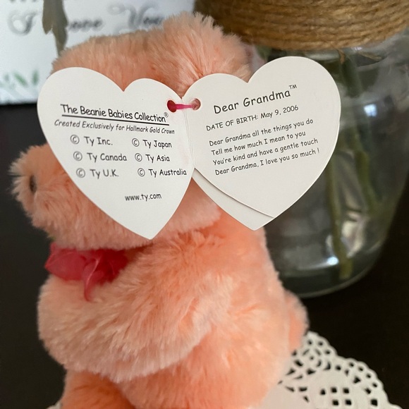 🌸 “DEAR GRANDMA” RETIRED TY BEANIE BABY BEAR. DATED 2006! MWMT! APPROX 8” - Picture 5 of 5